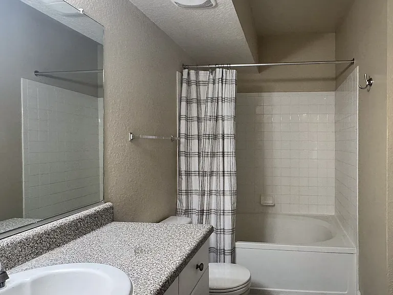 204 E South St #4056 — Photo 20