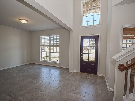 4th image of 129 Dinah Dr