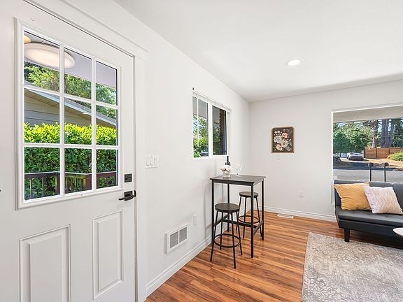 4th image of 1339 Garrison Ave #C