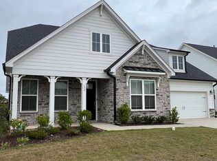 200 Lingonberry Dr, Holly Springs, NC 27540