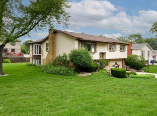 1138 Timber Ln, Darien, IL 60561