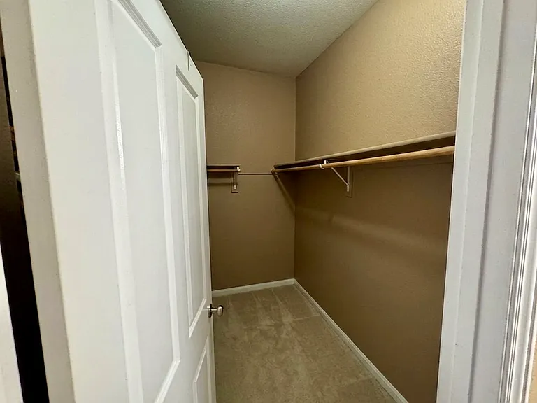 105 Kelly Way — Photo 15