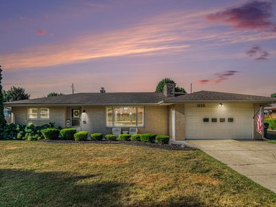1050 S Trail Ln, Saint Joseph, MI, 49085