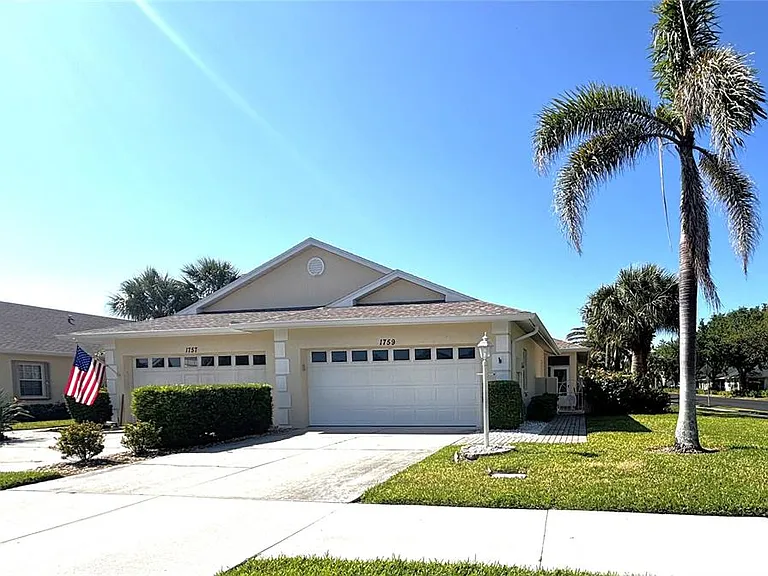 1759 Fountain View Cir #1759 — Photo 1