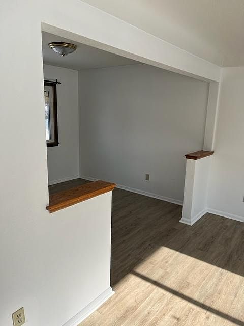 1st image of 1565 Stillwater Ave
