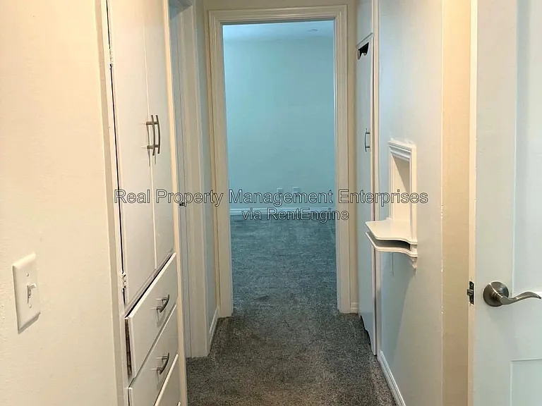 2301 N Warren Ave — Photo 23