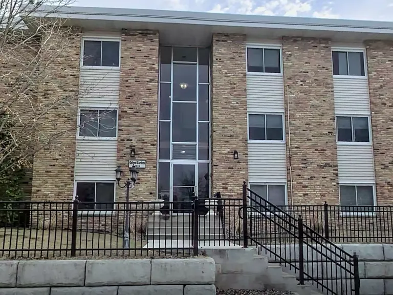 5911 Oxford St #4 — Photo 1