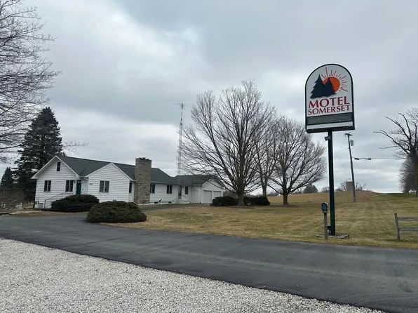 13990 E Chicago Rd, Cement City, MI 49233