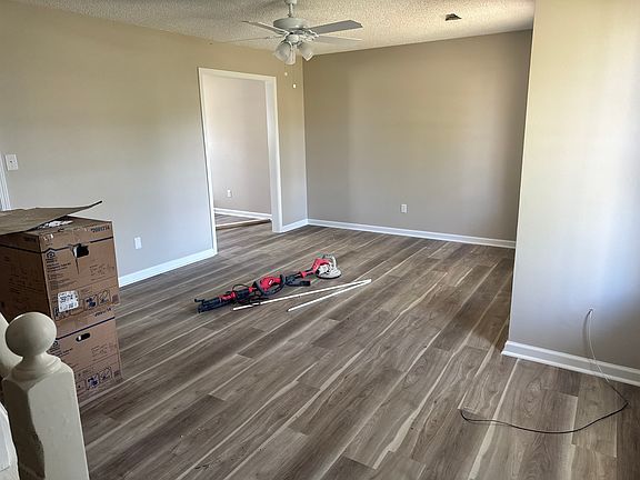 2nd image of 2507 Glenn Pl