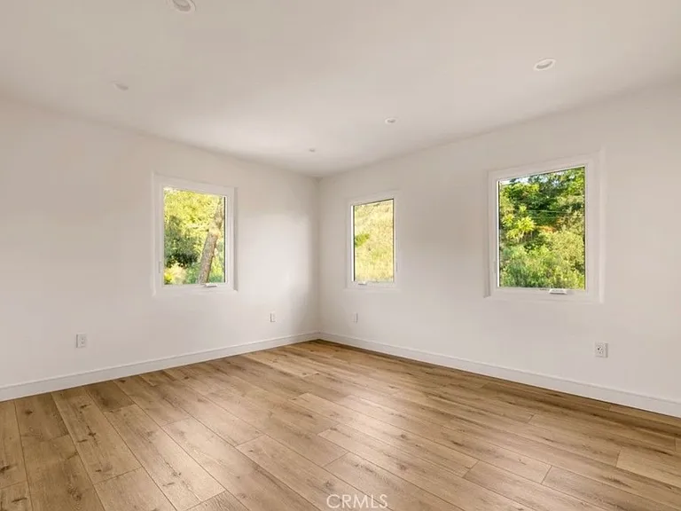 11111 Tujunga Canyon Blvd — Photo 17