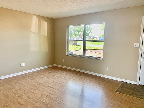4th image of 1342 Blue Lake Way