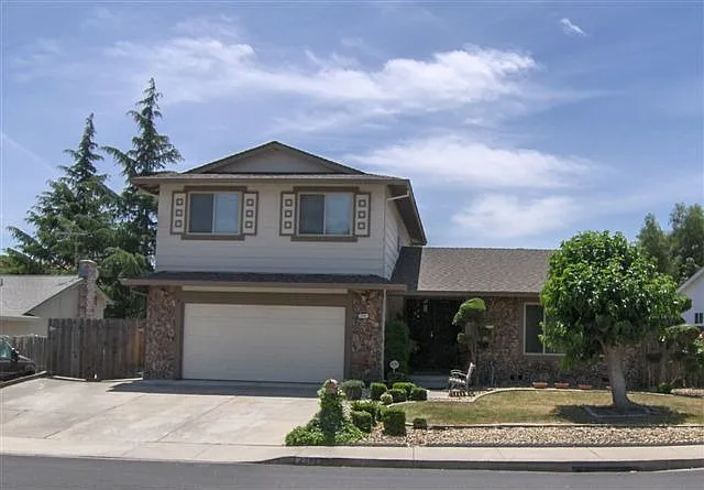 2241 Cordoba Way photo 1