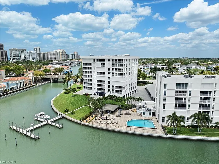250 Park Shore Dr #803 — Photo 39