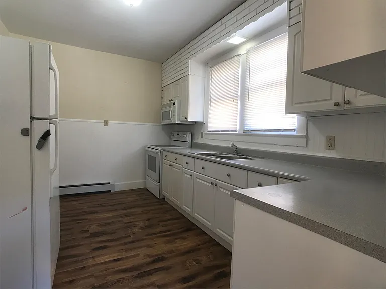 288 Hoosick St — Photo 3