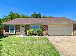 1001 Mapleview Dr, Arlington, TX 76018