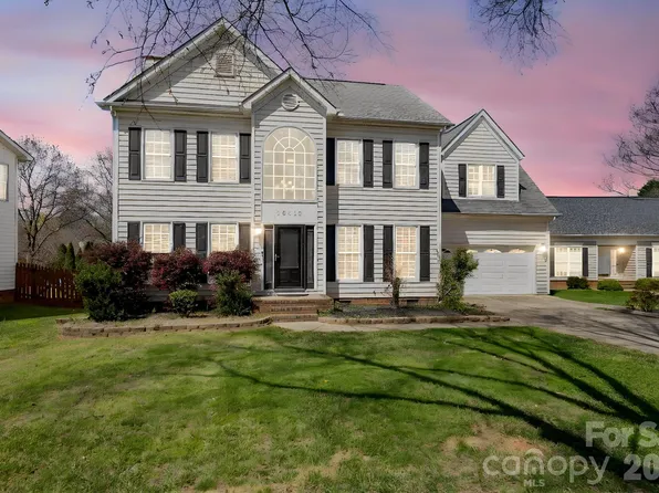 10413 Friarsgate Rd, Huntersville, NC 28078
