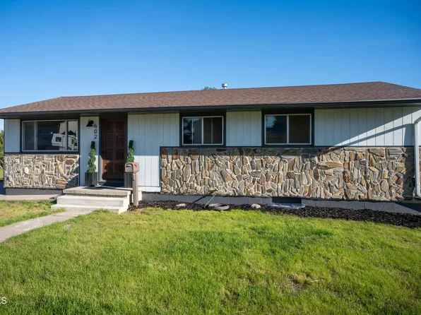 602 12th St NW, Mandan, ND 58554