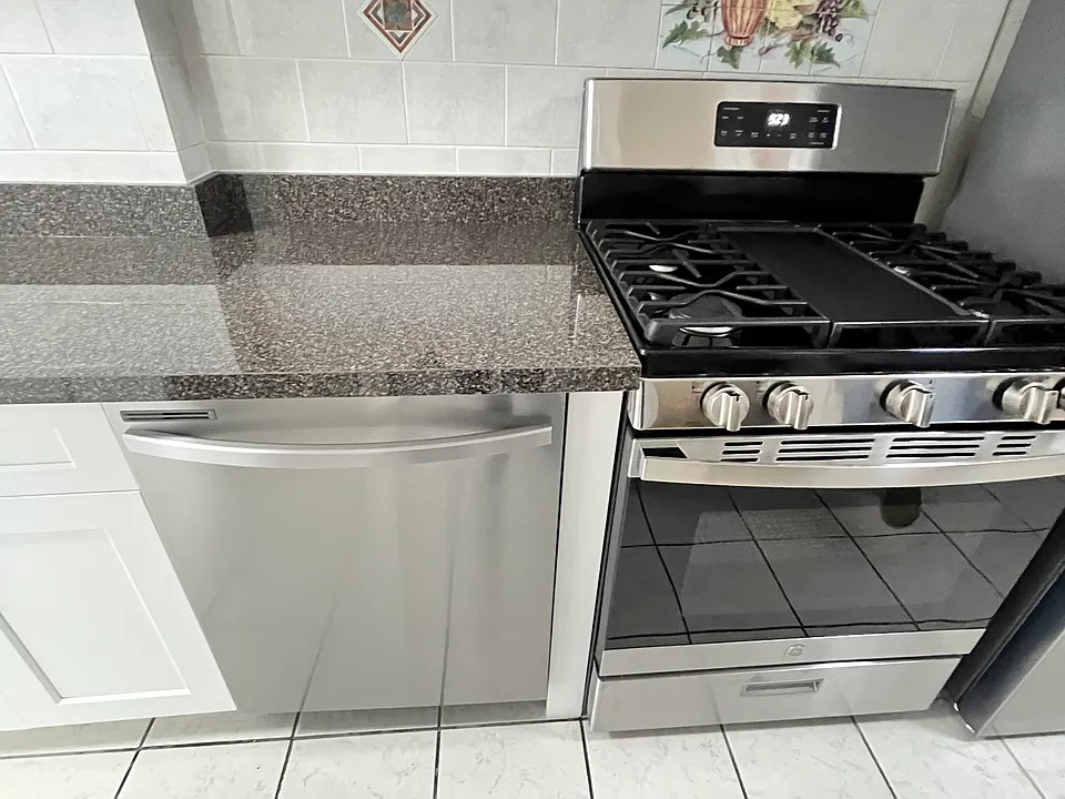 2220 Eastchester Rd #1