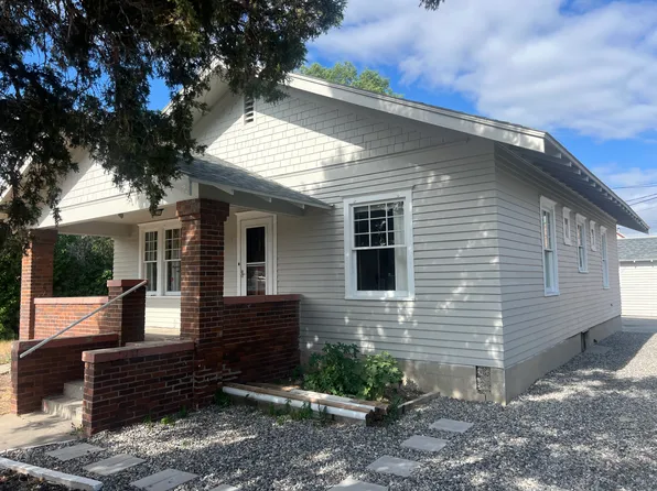 116 S 5th St E, Riverton, WY 82501