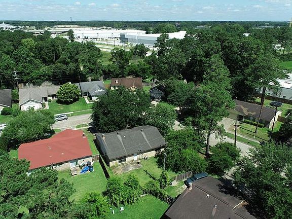 5th image of 2631 Lark Ln