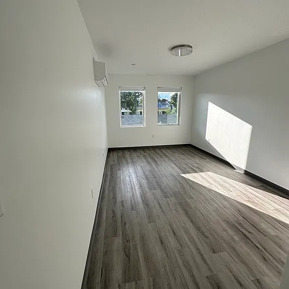 11 Dana Ave #306 — Photo 5