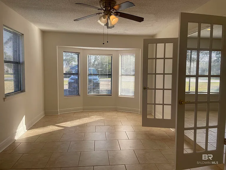 1303 N Cedar St — Photo 13