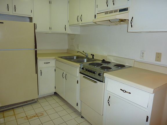 2nd image of 510 14th St APT 208