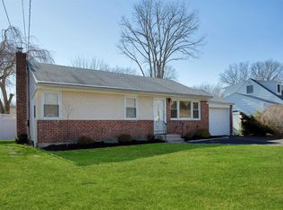 3 Timon Ct, Huntington, NY 11743