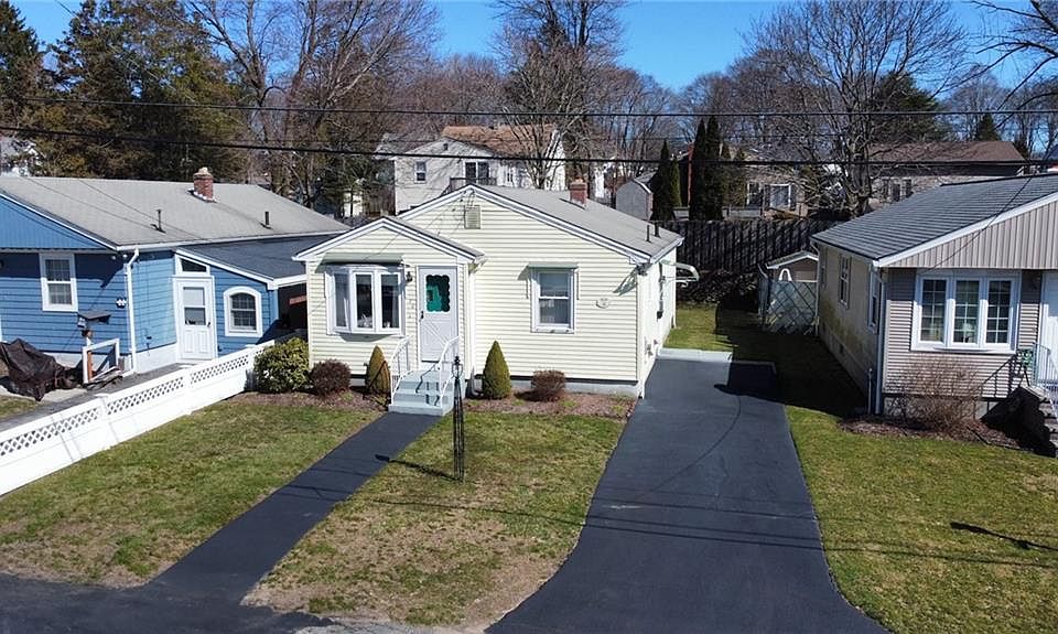 26 Centredale Ave, North Providence, RI 02911 Zillow