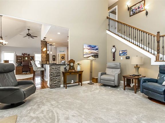 3rd image of 1720 Valley High Dr