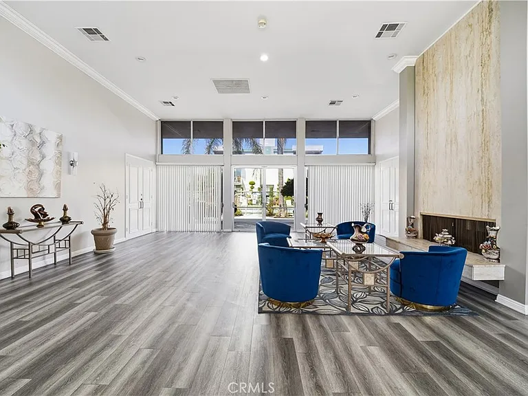 5301 Balboa Blvd #F7 — Photo 37