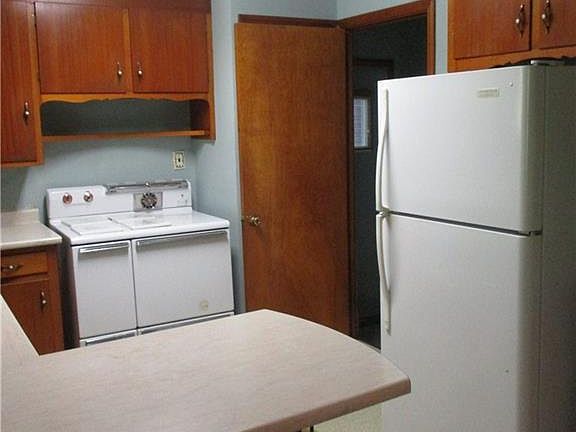 5th image of 156 West St