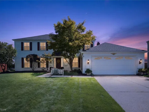 17167 Misty Lake Dr, Strongsville, OH 44136