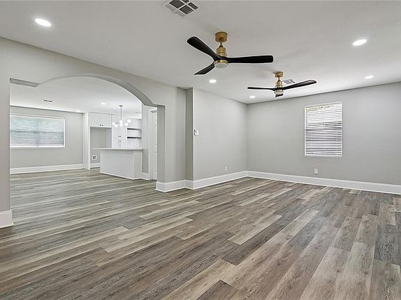 3rd image of 119 Pi St