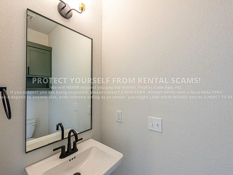 956 W Boone St — Photo 10