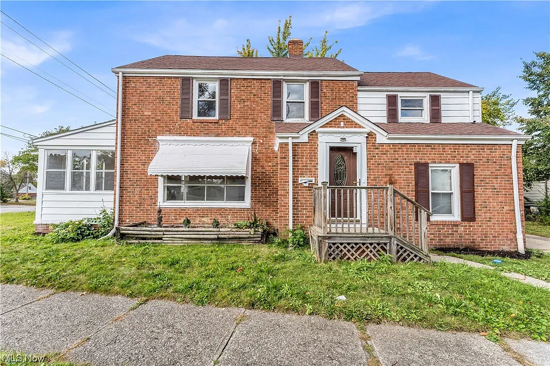 15421 Harvard Ave photo 1