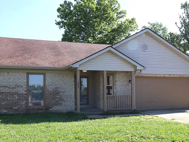 208 Mariwood Ct — Photo 2