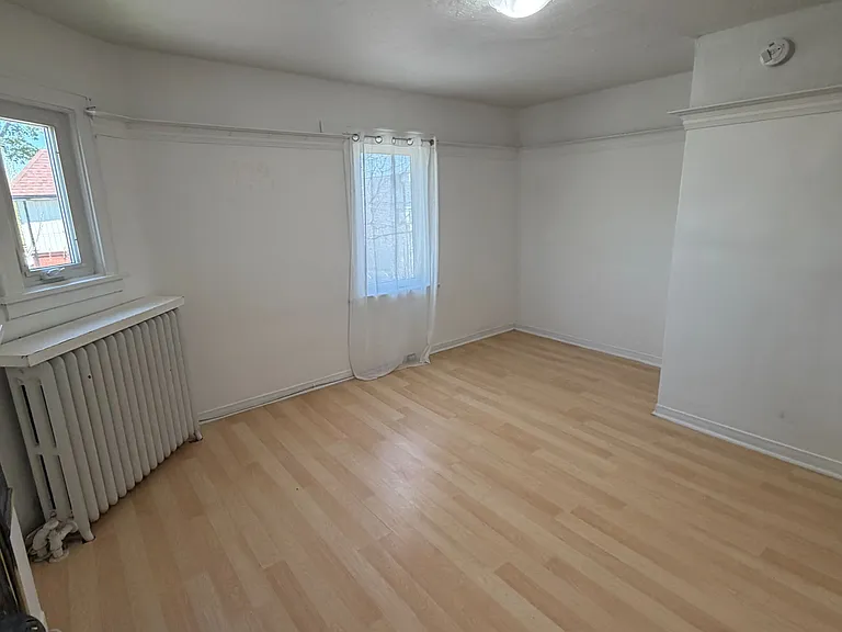 214 Earlscourt Ave — Photo 5
