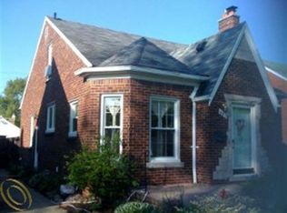 407 S Kerby Rd, Grosse Pointe, MI 48236