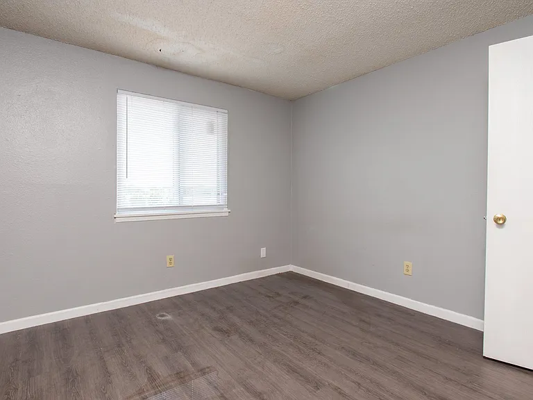Brookside Apartments — Photo 11