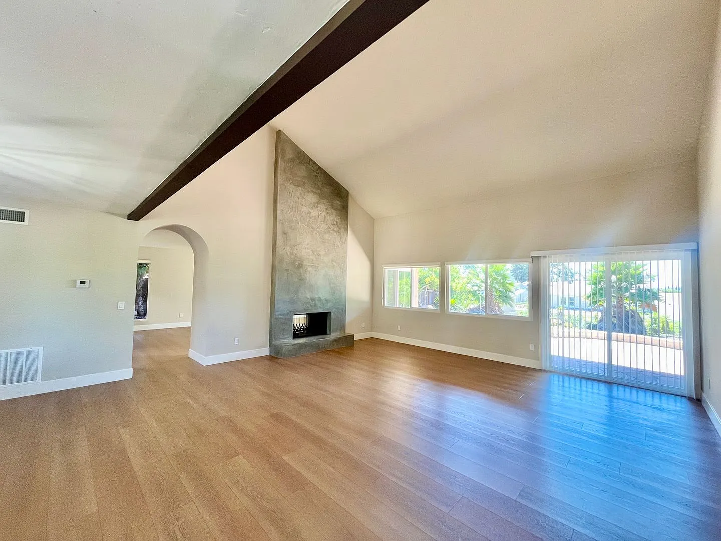 4BR 3BA House in Poway - Large Yard, AC, Washer/Dryer, 2 Car Garage, Pet Friendly — Photo 2