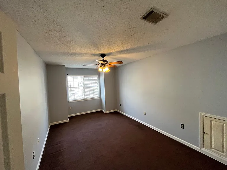 609 Blue Ridge Xing — Photo 14