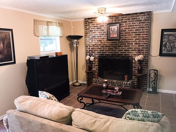 5th image of 2316 NW Juniper Dr