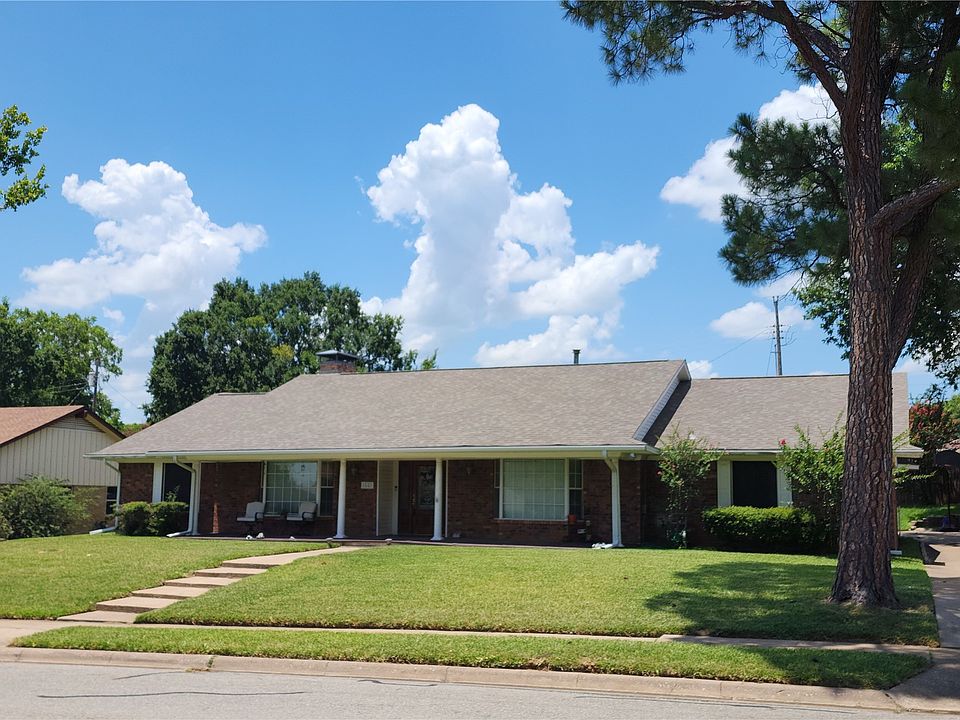 1st image of 1601 Yarborough Dr