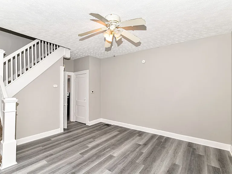 3043 Broadway St — Photo 17