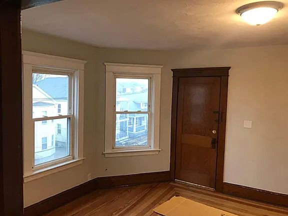 4th image of 115 Wood St Unit 2E