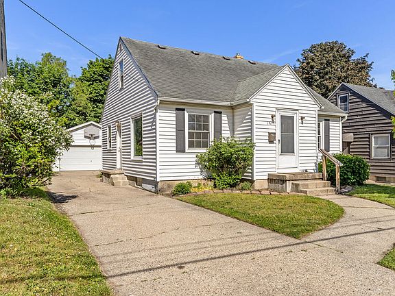 2nd image of 1813 Blandford Ave SW