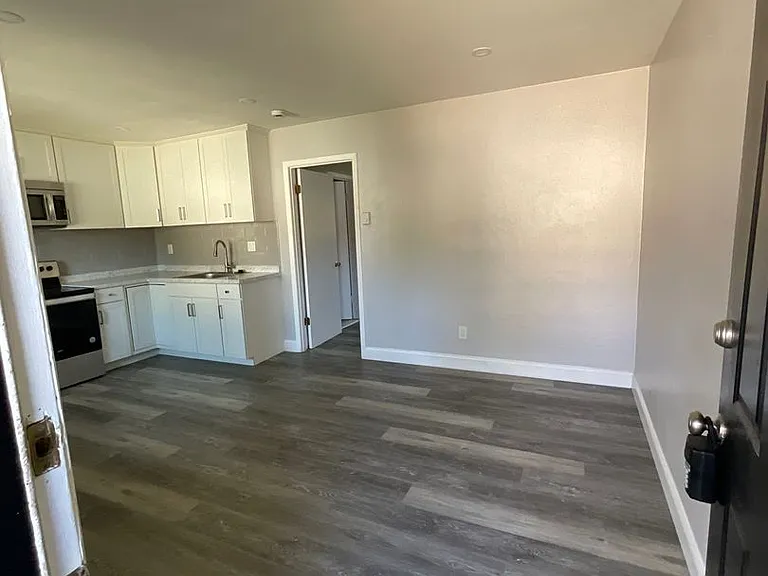 2915 Pleasant Ave — Photo 4