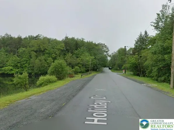 437 Scotch Pine Dr #1414, Pocono Summit, PA 18346