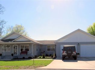 154 Douglas Ave, Newport, TN 37821